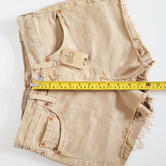 Levi's 501 High Rise Shorts in Beige Tan 56327-0399 BNWT - Size 27 - Picture 12 of 13